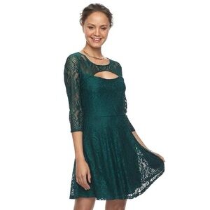ALMOST FAMOUS Green Cocktail Keyhole Lined Lace Dress Size Small NWT